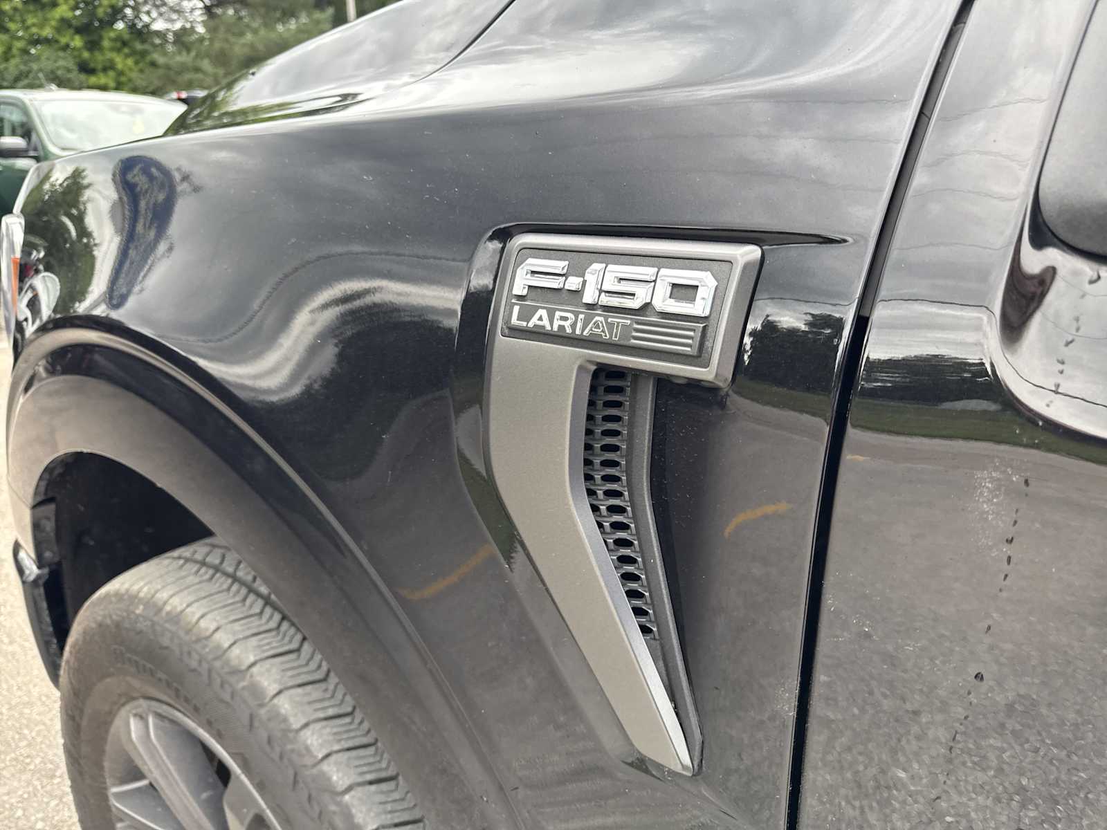 2022 Ford F-150 Lariat photo 18