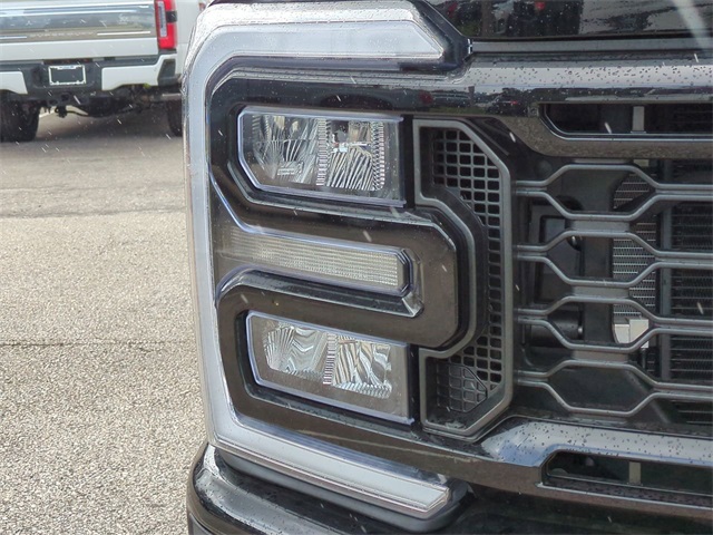 2026 Ford F-350 photo 9