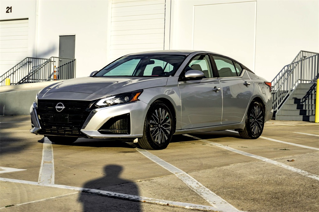2023 Nissan Altima 2.5 SV photo 9