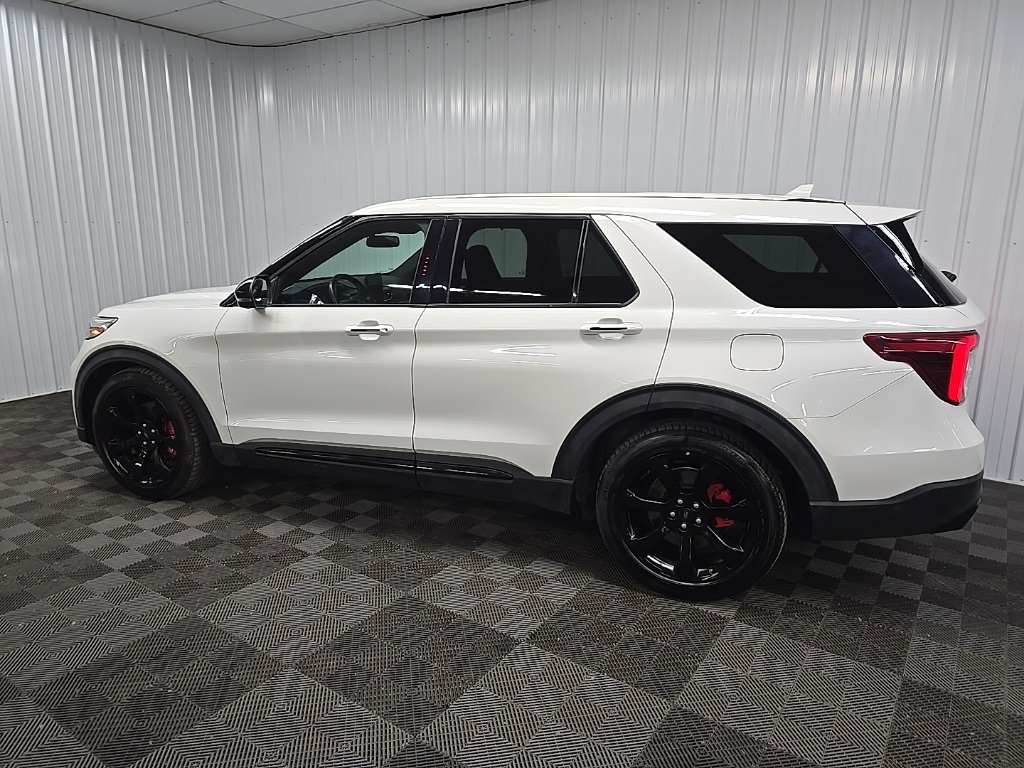 2021 Ford Explorer ST photo 4