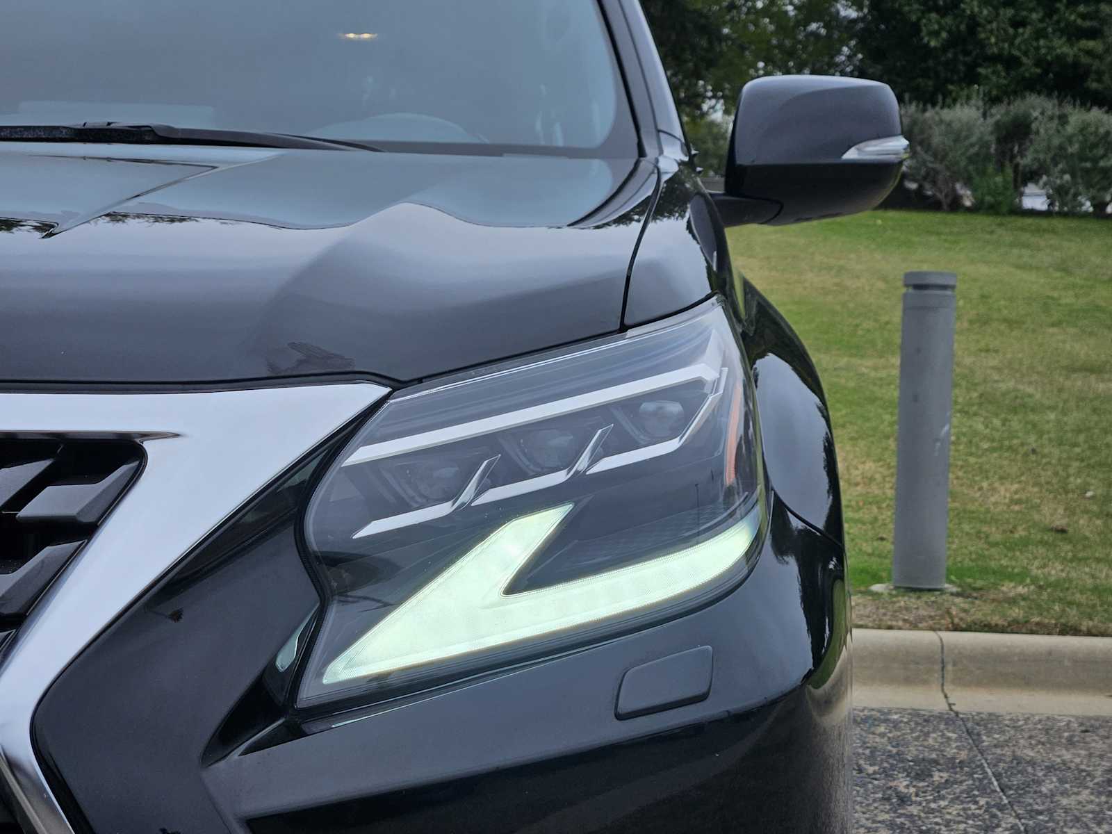 2023 Lexus GX 460 Premium photo 2