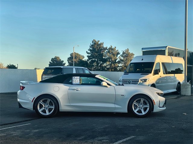 2023 Chevrolet Camaro 1LT photo 4