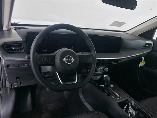 2025 Nissan Kicks SV photo 11
