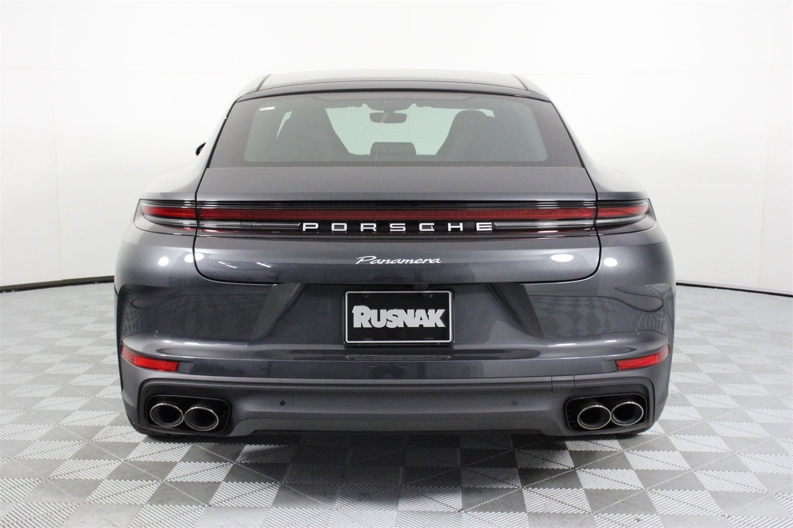 2025 Porsche Panamera 4 photo 6
