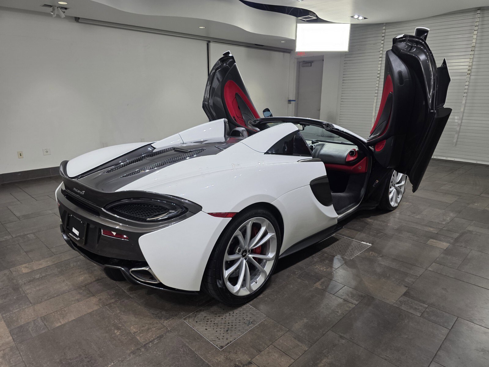 2019 Mclaren 570S Spider photo 24