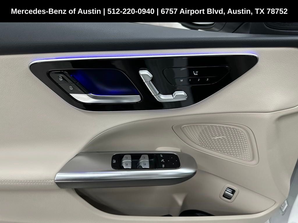 2025 Mercedes Benz C 300 photo 11