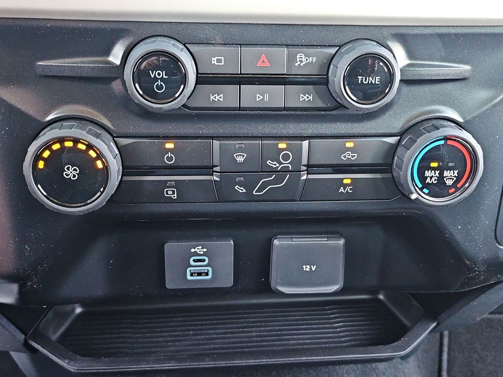 2025 Ford F-350 photo 35
