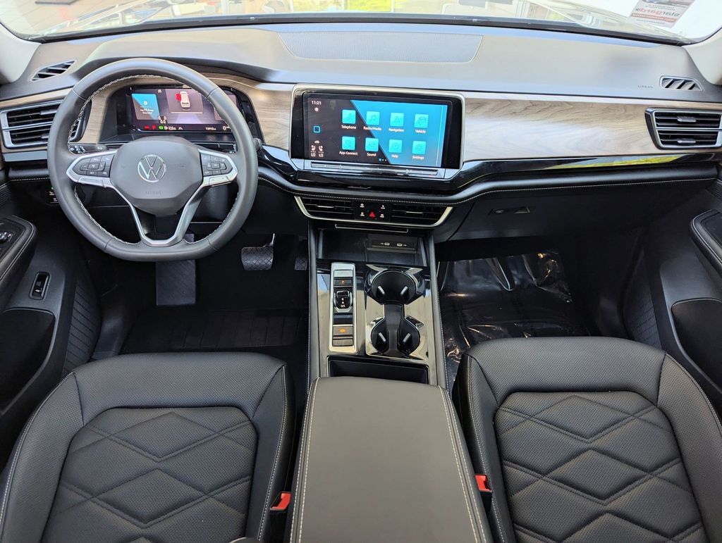 2024 Volkswagen Atlas SE Technology photo 15