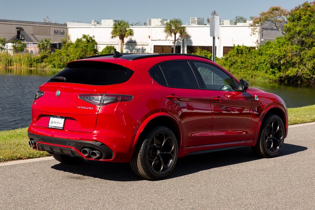 2024 Alfa Romeo Stelvio Quadrifoglio photo 3