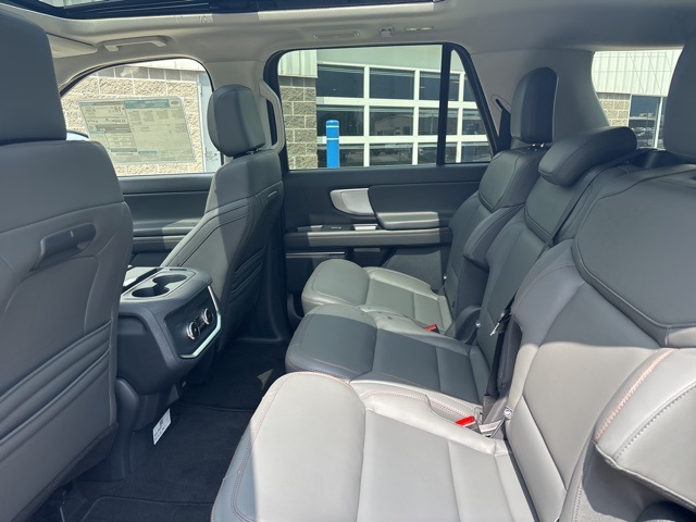2025 Ford Expedition MAX photo 12