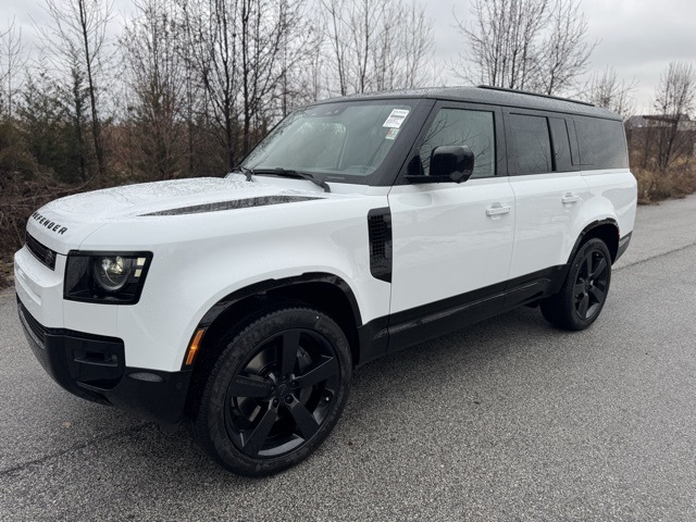 2026 Land Rover Defender X-Dynamic SE's photo