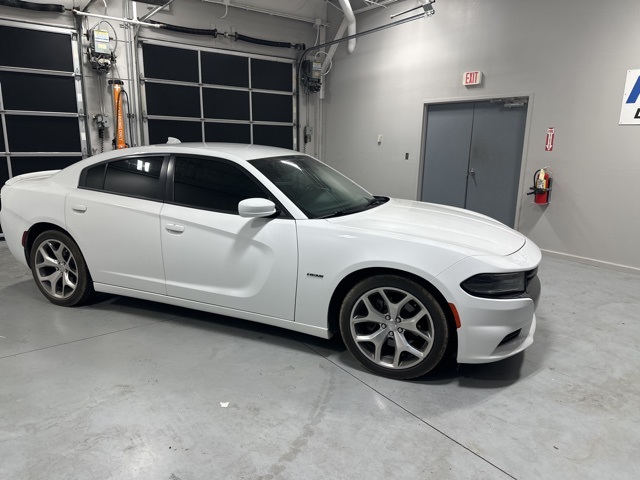 2015 Dodge Charger R/T photo 11