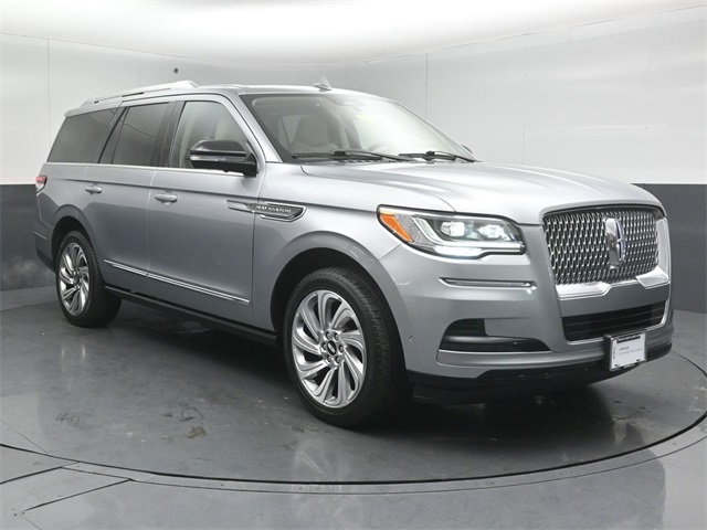 2022 Lincoln Navigator Reserve's photo