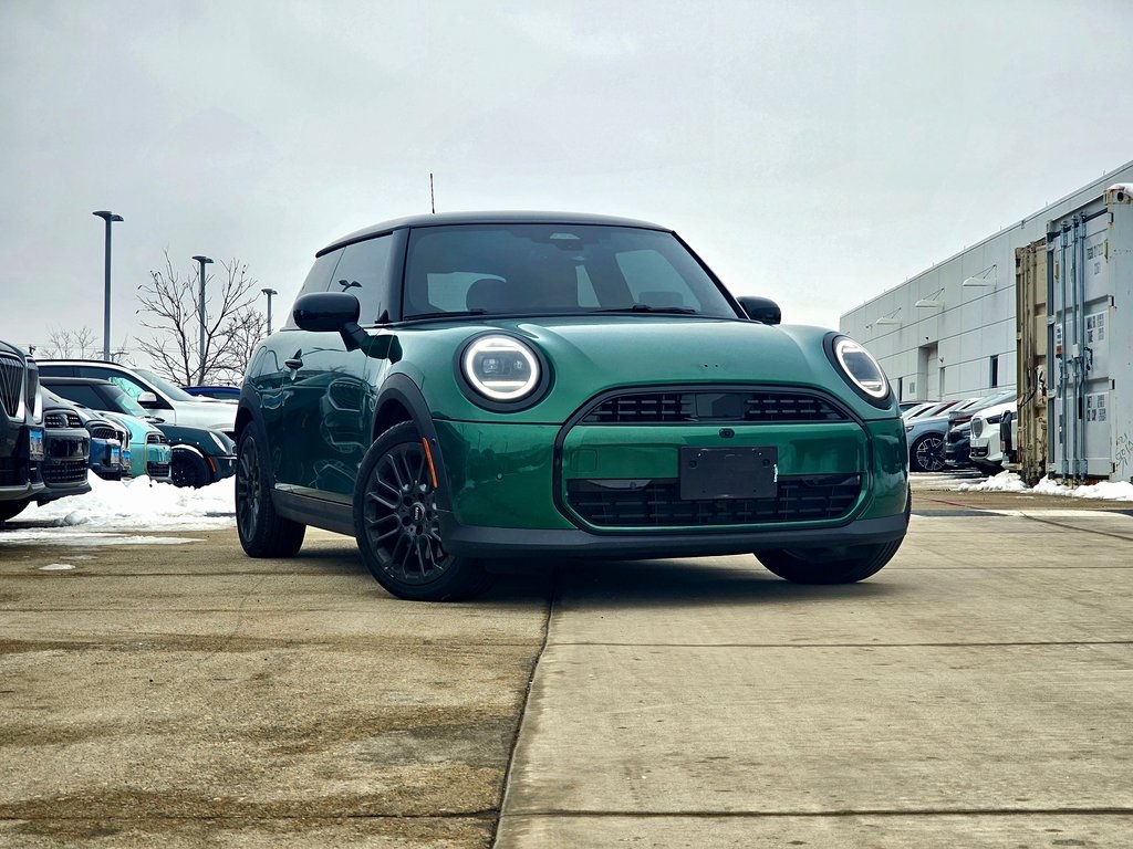 2025 MINI Hardtop 2 Door Base's photo
