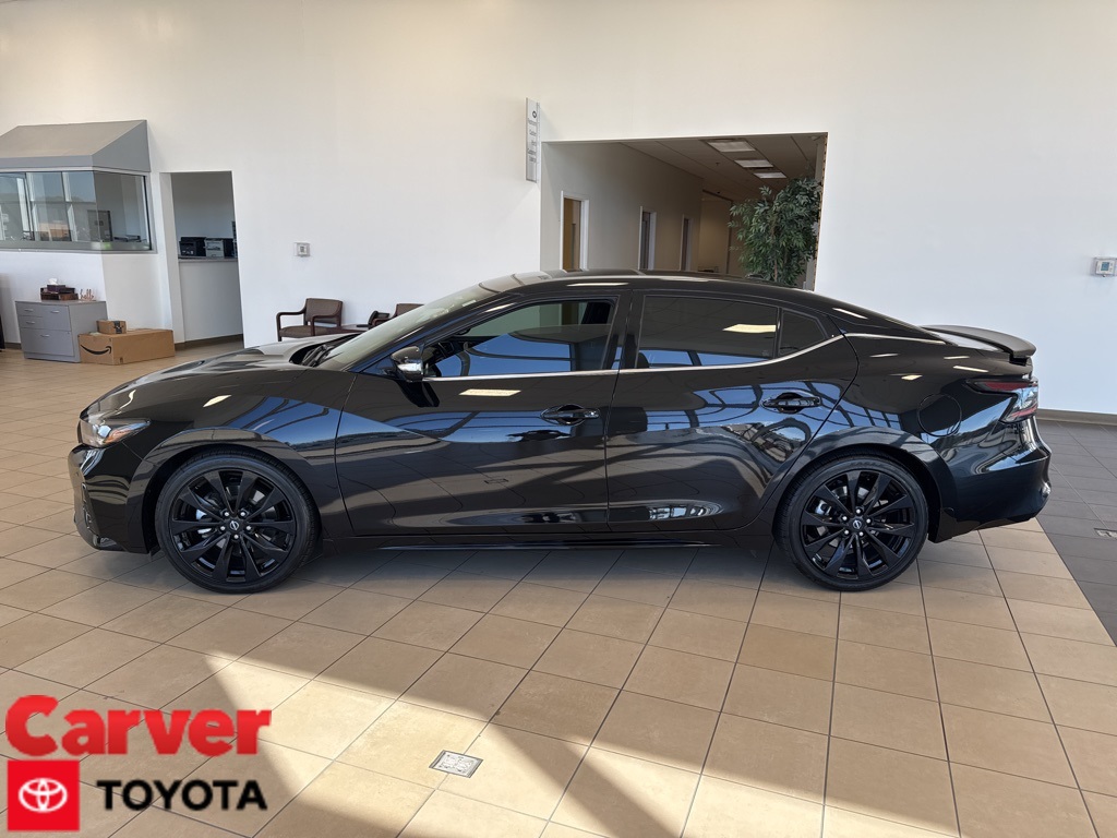 2023 Nissan Maxima SR's photo