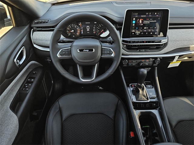2025 Jeep Compass North Edition Latitude photo 14