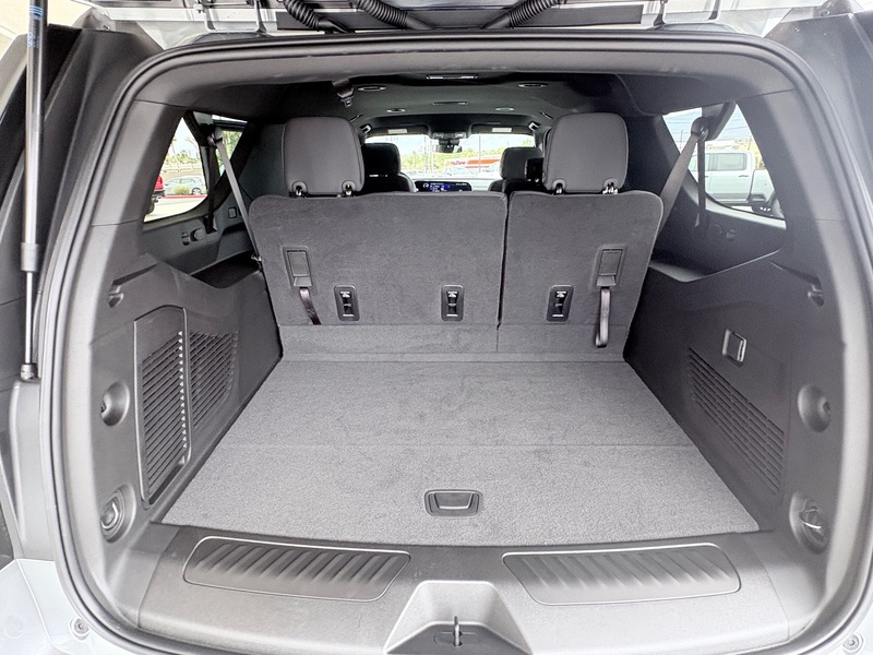 2025 Chevrolet Suburban LS photo 19