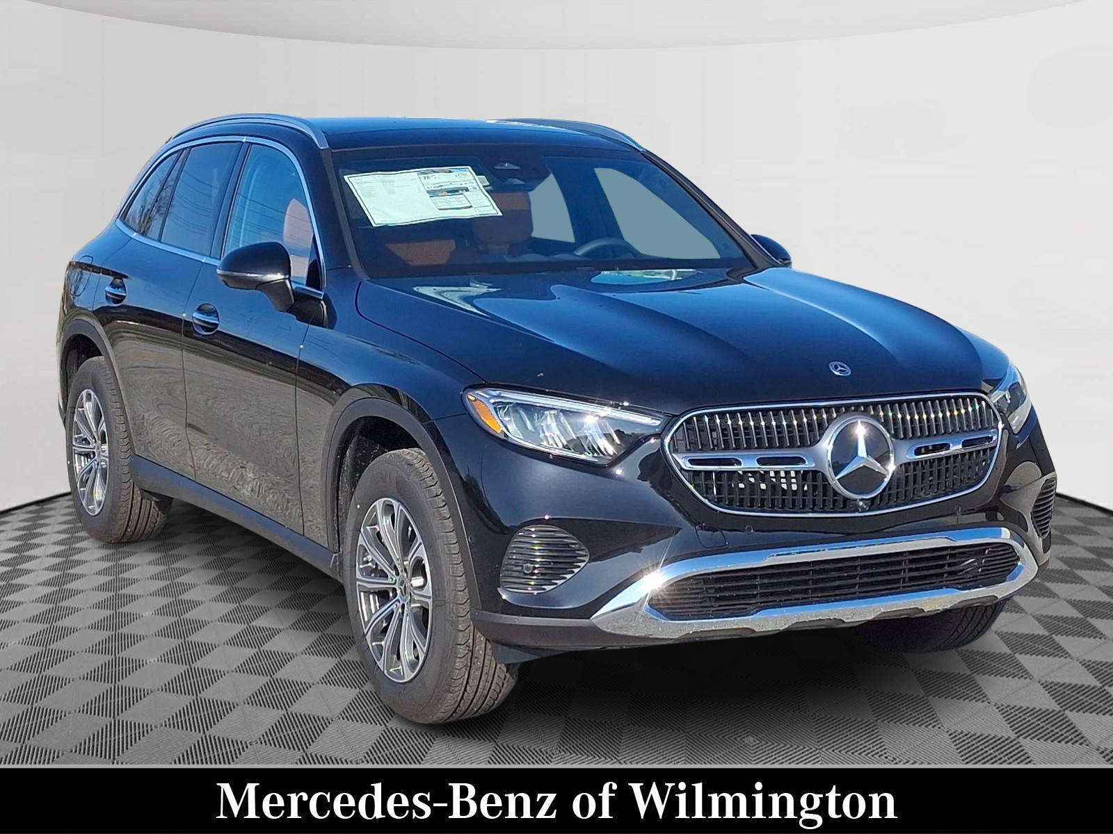 2025 Mercedes-Benz GLC Base's photo