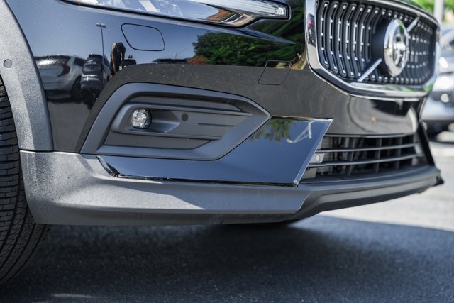2026 Volvo V60 Cross Country B5 Plus photo 9