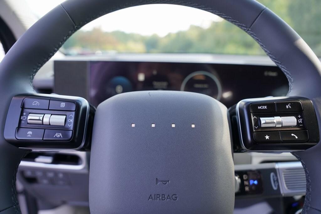 2026 Hyundai Ioniq SEL photo 18