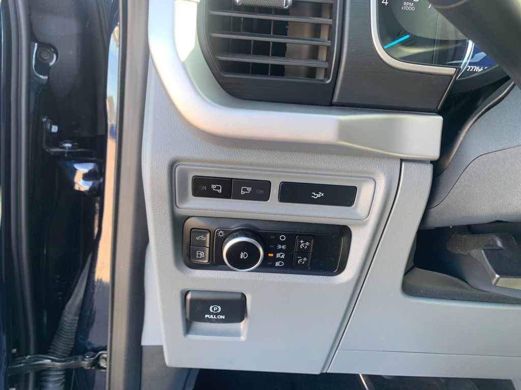 2023 Ford F-150 XLT photo 14
