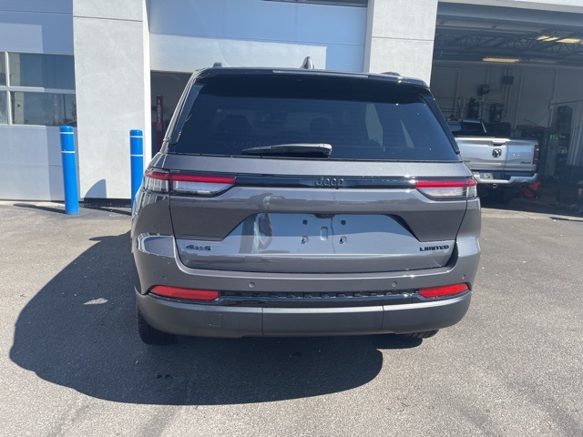 2025 Jeep Grand Cherokee Limited photo 4