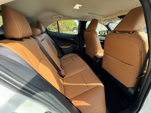 2020 Lexus UX 200 Premium photo 14