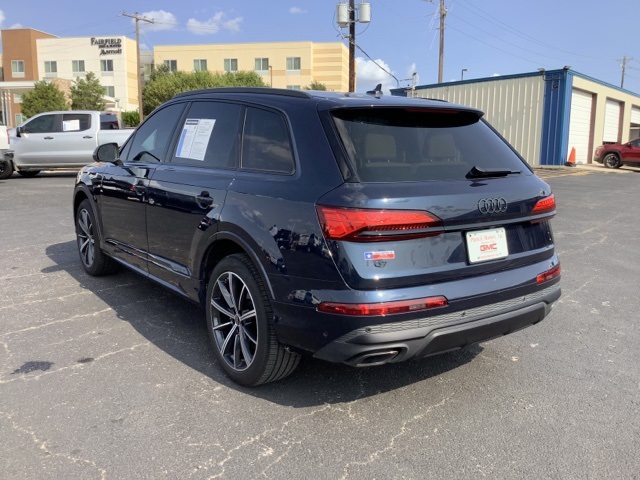 2025 Audi Q7 45 Premium Plus photo 2