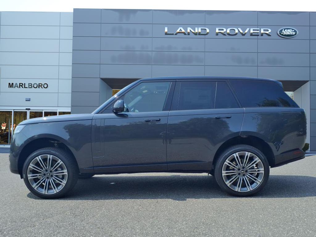 2025 Land Rover Range Rover SE photo 6