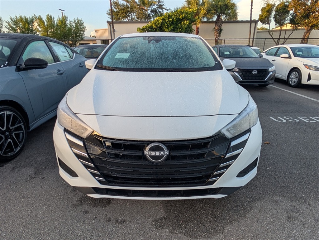 2025 Nissan Versa 1.6 SV photo 2