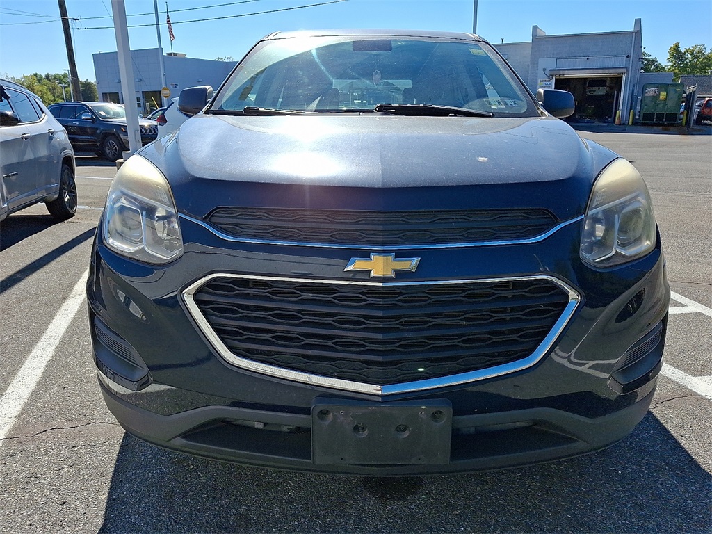 2017 Chevrolet Equinox LS photo 2