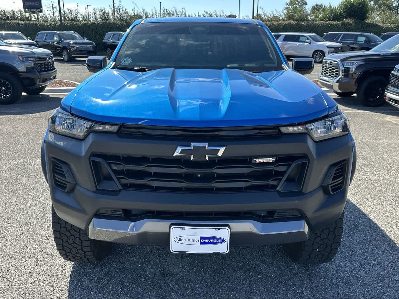 2023 Chevrolet Colorado Trail Boss photo 2
