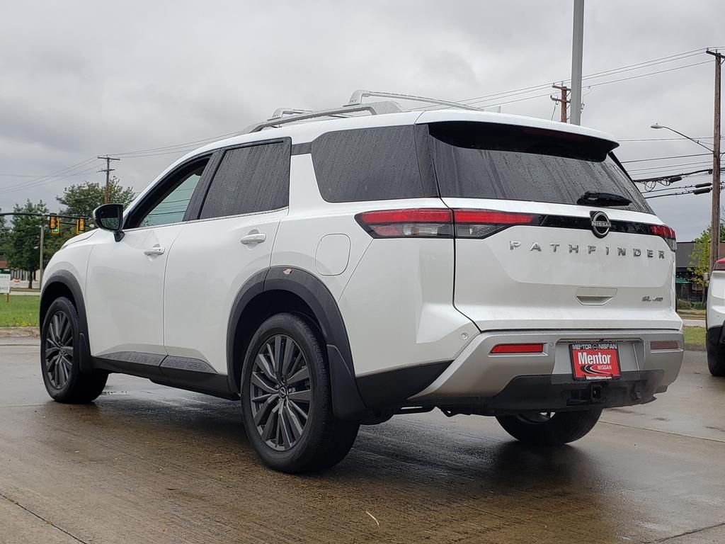 2025 Nissan Pathfinder SL photo 5