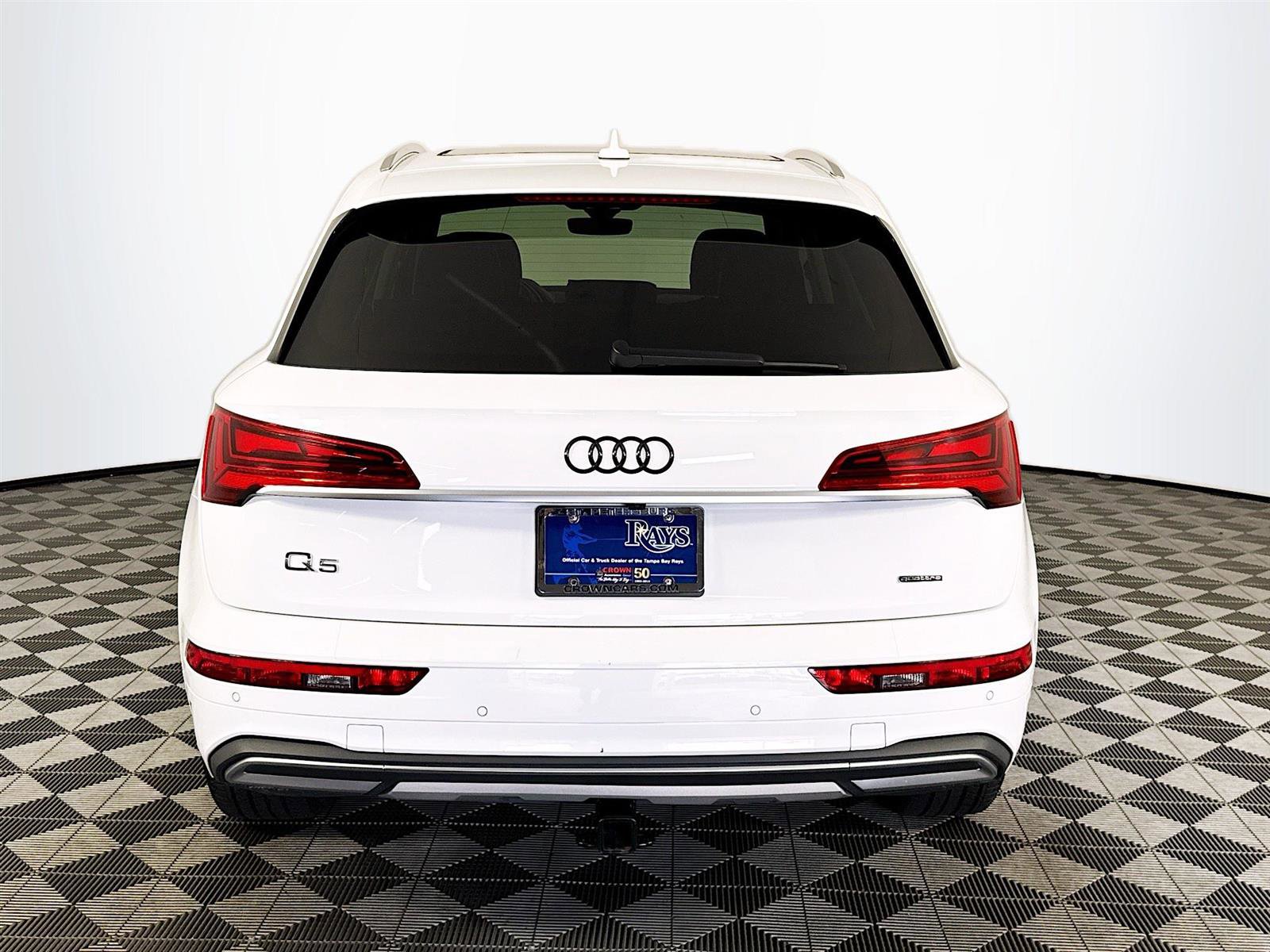 2021 Audi Q5 45 Premium photo 4