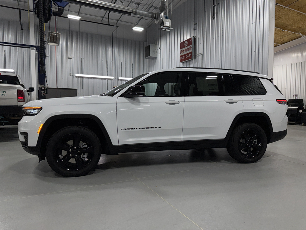 2025 Jeep Grand Cherokee Altitude X photo 2