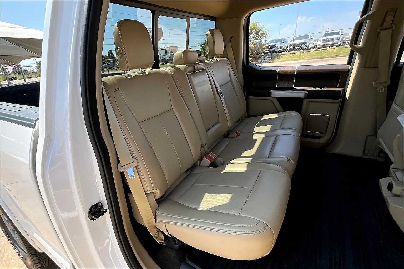 2012 Toyota Tundra CrewMax photo 17