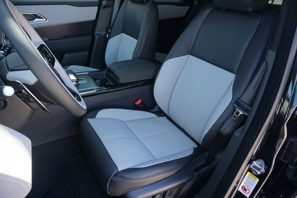 2026 Land Rover Range Rover Velar SE photo 29