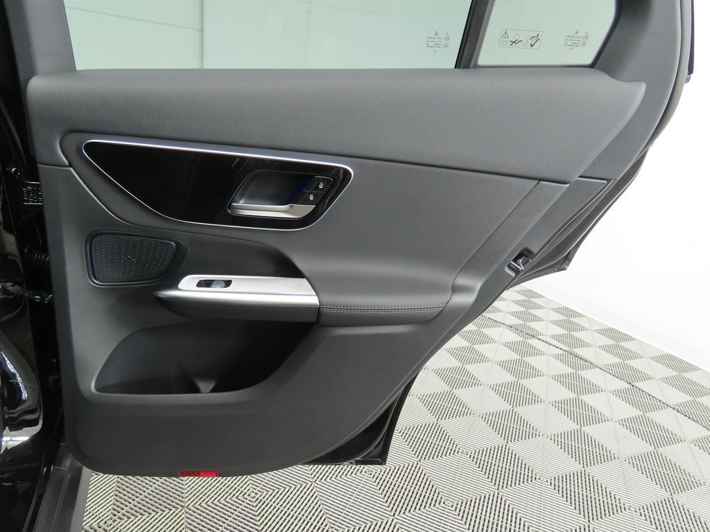 2025 Mercedes Benz GLC 300 photo 25