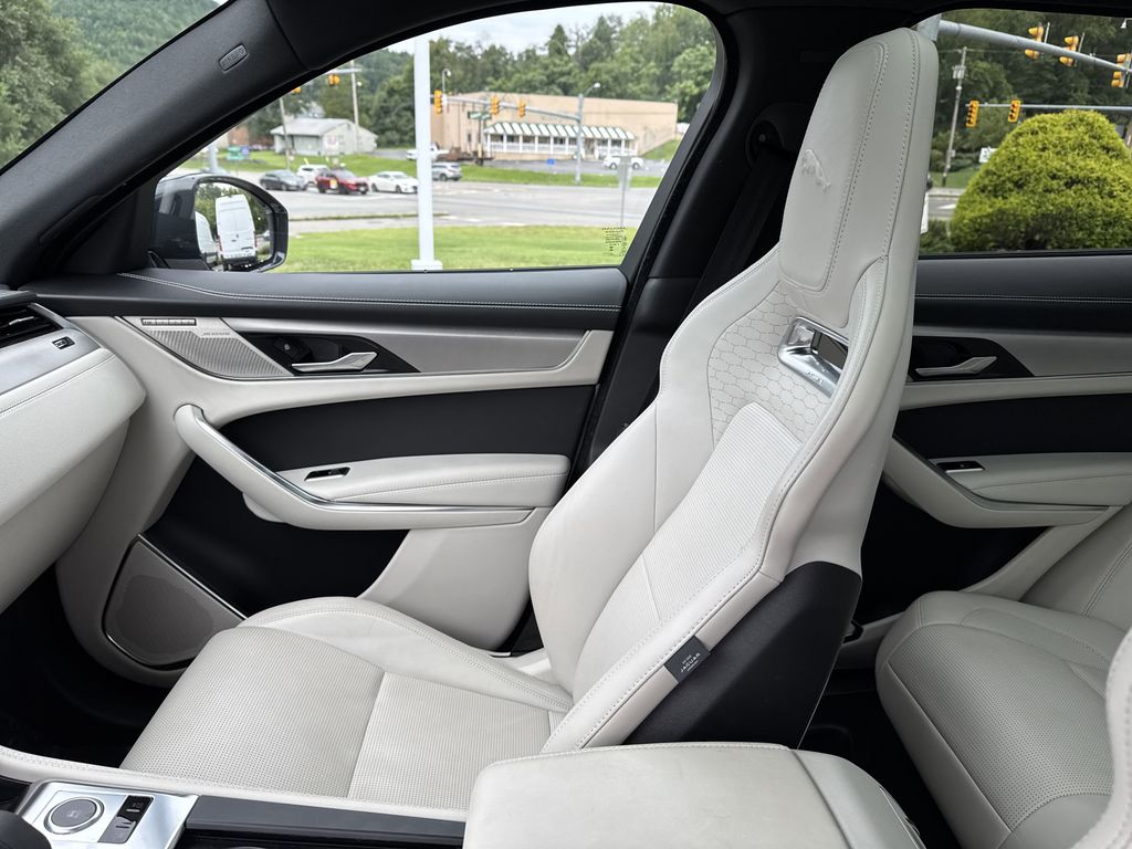 2024 Jaguar F-PACE P250 R-Dynamic S photo 29