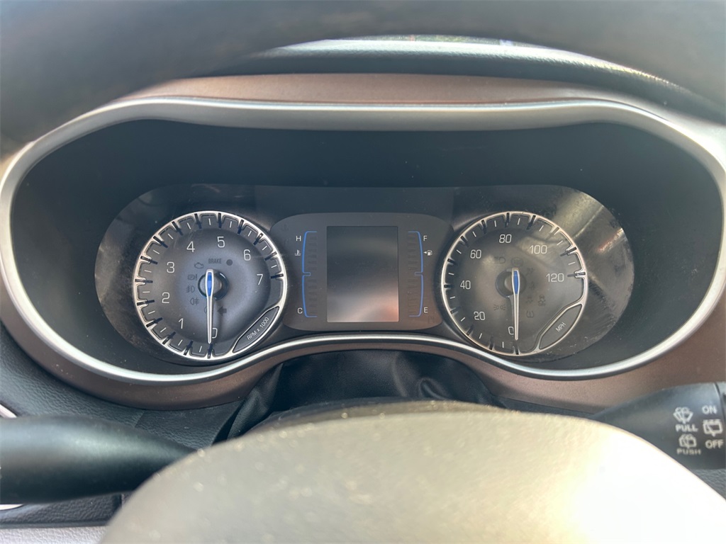 2019 Chrysler Pacifica Touring photo 14