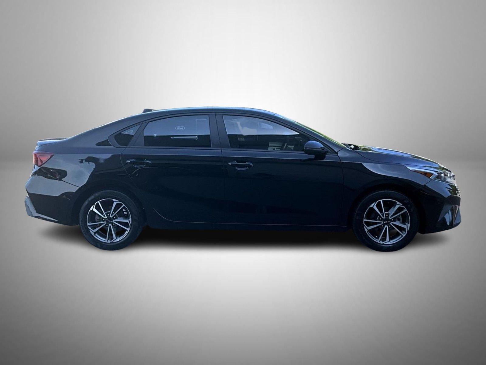 2023 Kia Forte LXS photo 4
