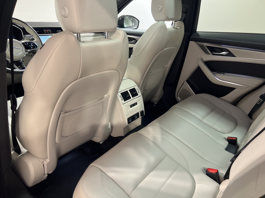 2025 Jaguar F-PACE P250 R-Dynamic S photo 17