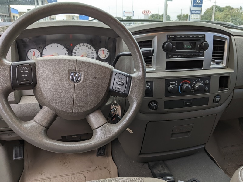 2008 Dodge Ram SLT photo 10