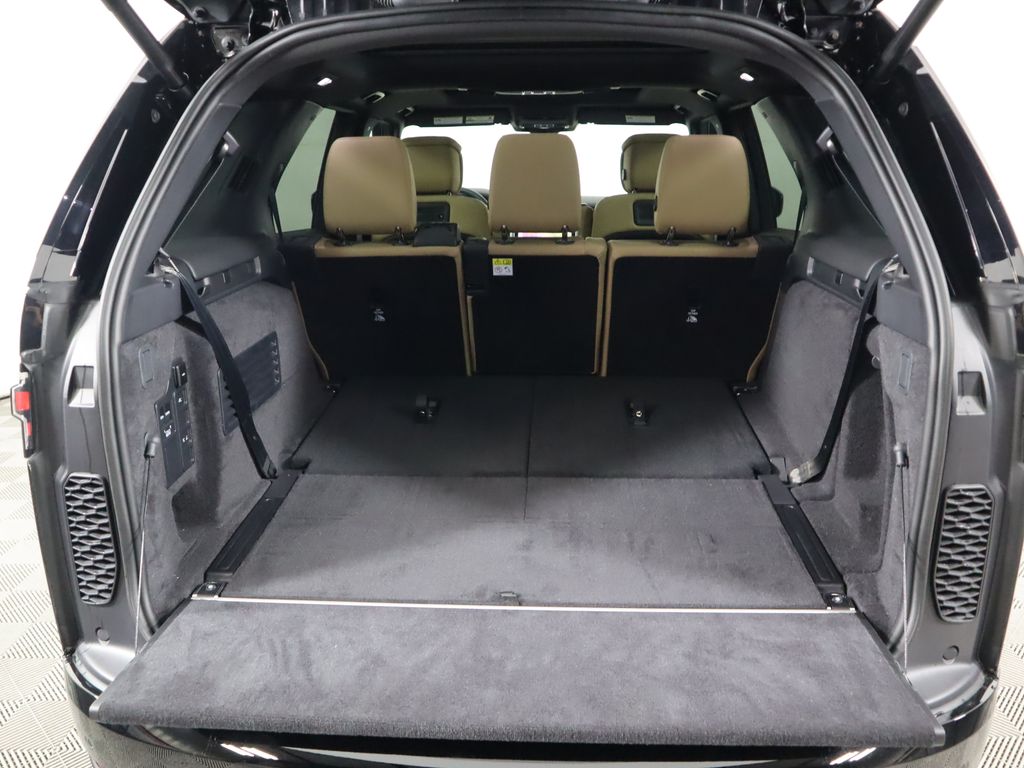 2025 Land Rover Discovery SE photo 26