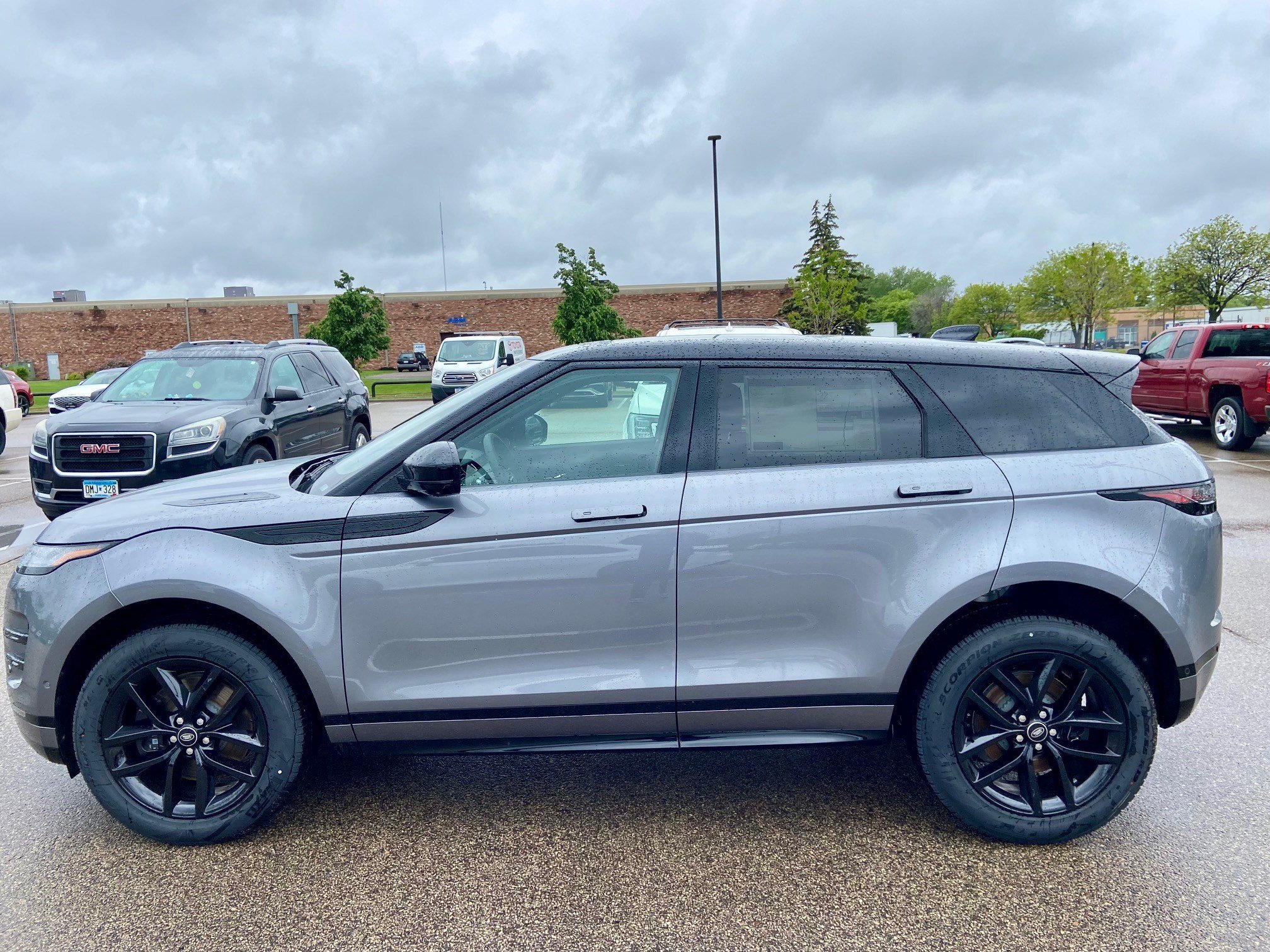 2026 Land Rover Range Rover Evoque Dynamic SE photo 6