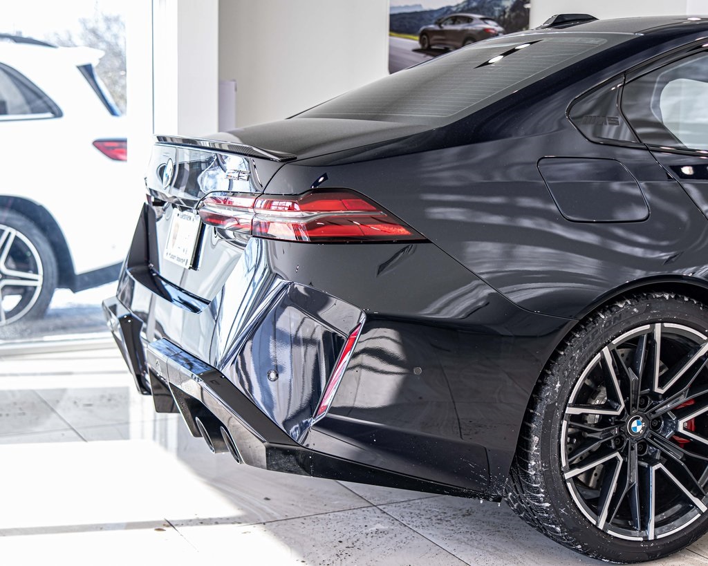 2025 BMW M5 - Image 12