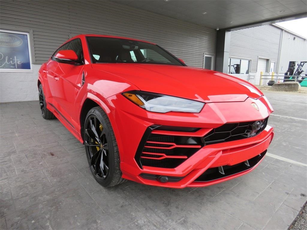 2022 Lamborghini Urus Base's photo