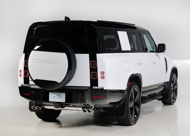 2025 Land Rover Defender 130 V8 photo 2
