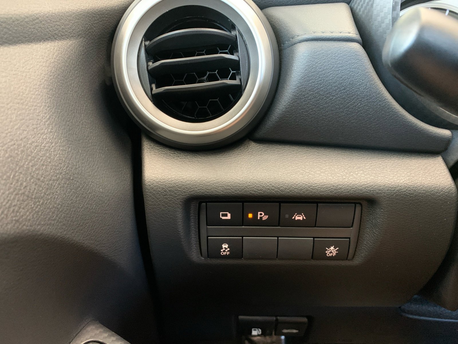 2025 Nissan Versa S photo 19