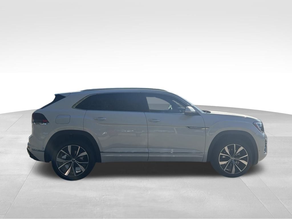 2026 Volkswagen Atlas Cross Sport SEL Premium R-Line photo 3